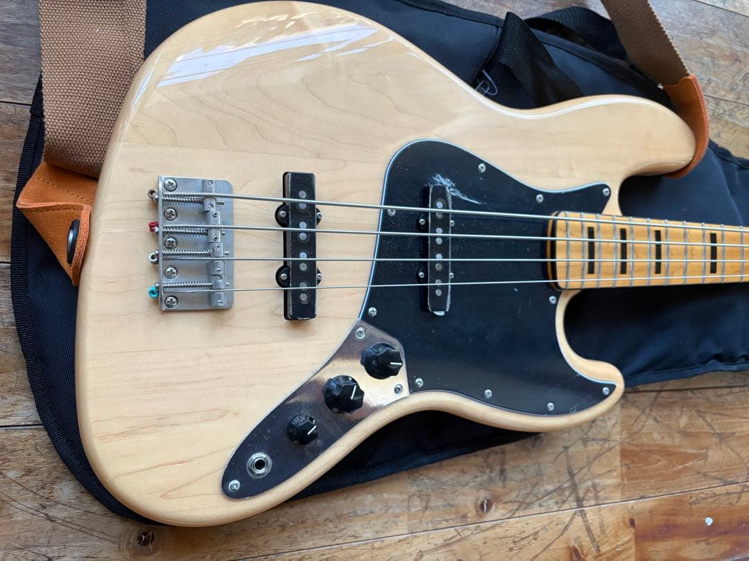 田*軍様 Squier Jazz Bass ナチュラル ソフトケース付き