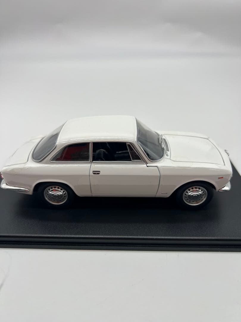 No294 ミニカー1/24箱無しAlfa Romeo Giulia GT