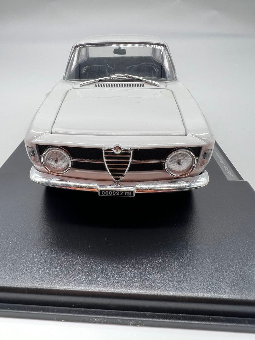 No294 ミニカー1/24箱無しAlfa Romeo Giulia GT