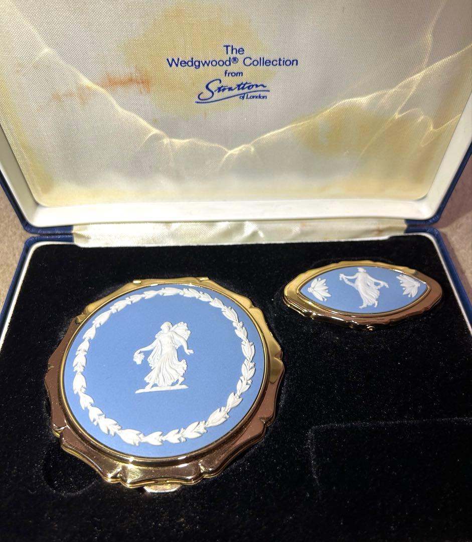 ウェッジウッドとストラットンのコラボコンパクトミラーセット