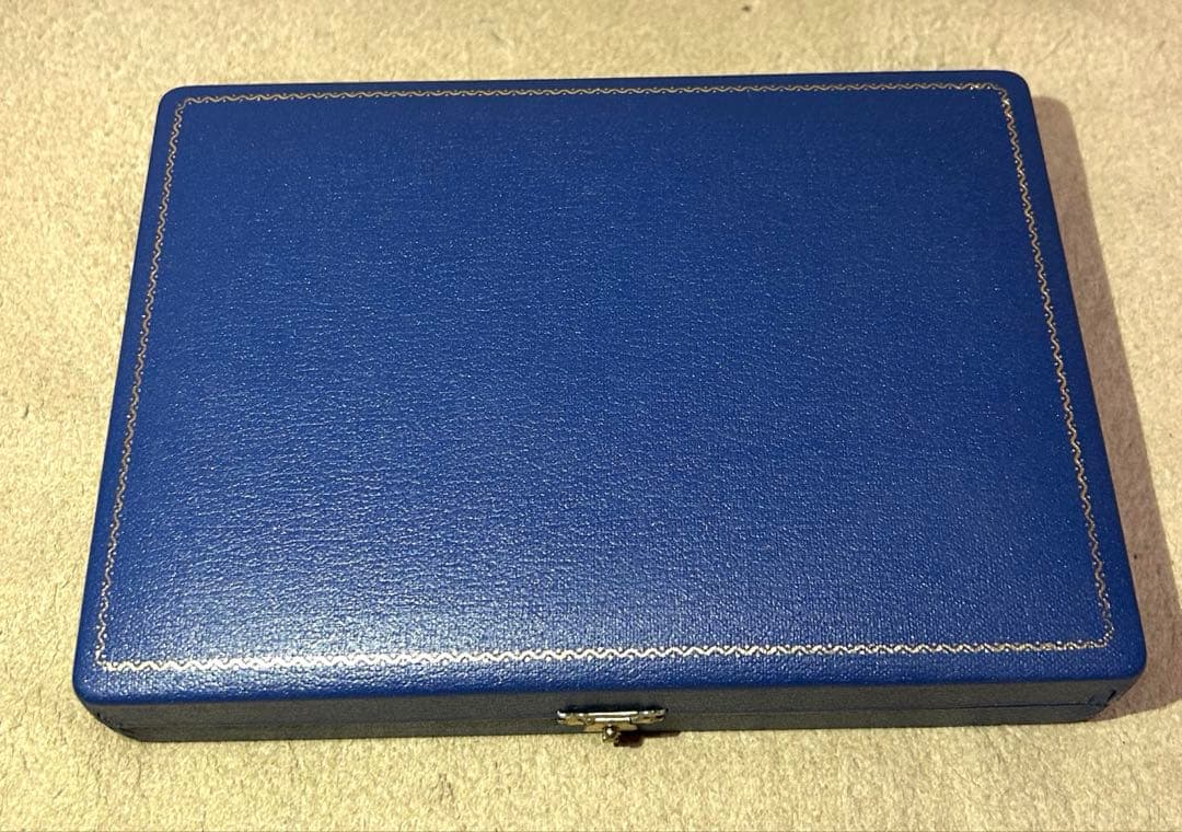 ウェッジウッドとストラットンのコラボコンパクトミラーセット