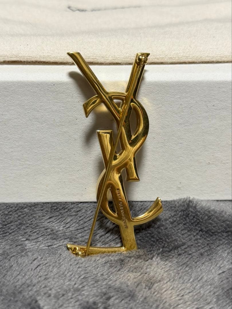 イヴサンローラン Yves Saint Laurent YSL ブローチ