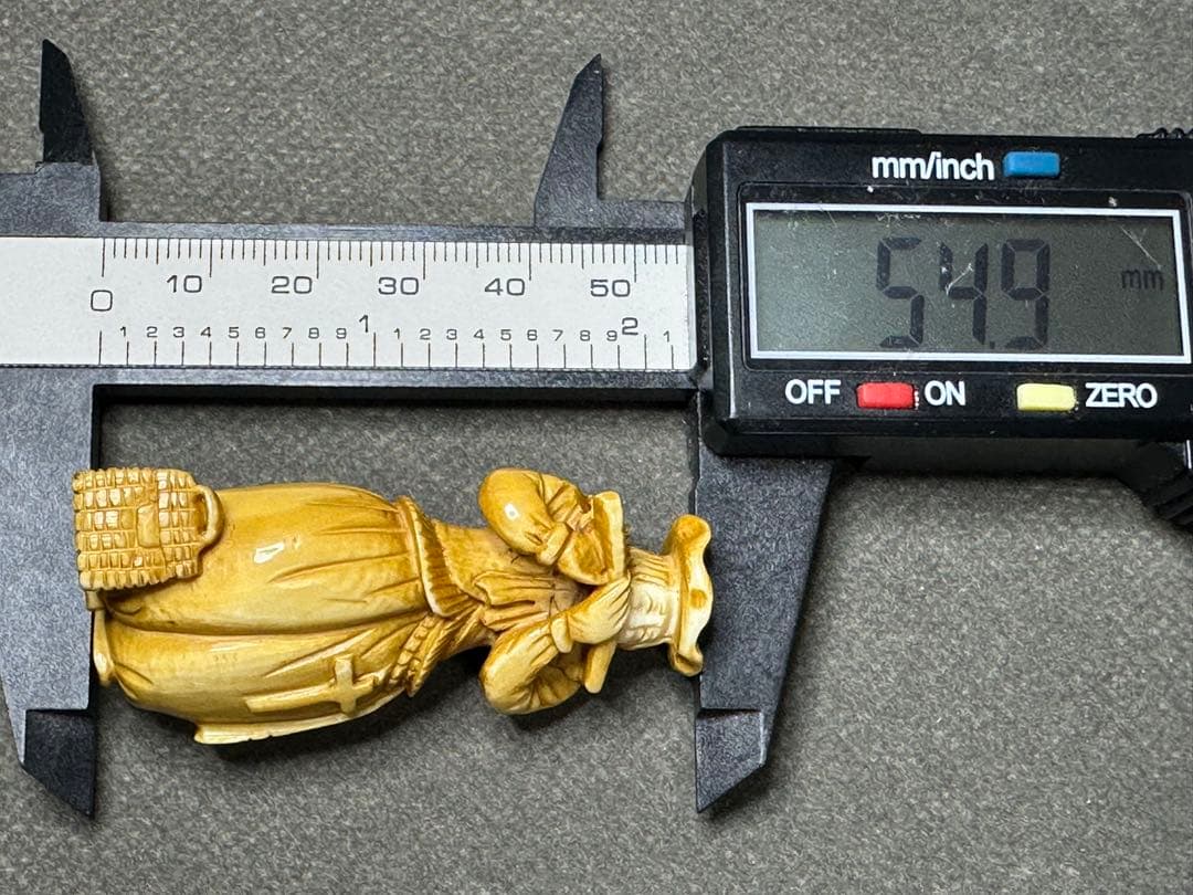 極上　根付　天然素材　アンティーク　和彫　置物　骨董　飾り物　古美術品