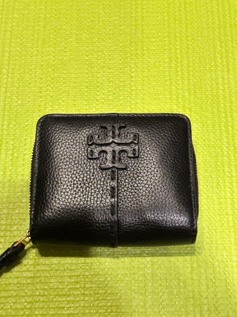 早い者勝ち【良品】 トリーバーチ レザー 二つ折り財布 財布 ブラック