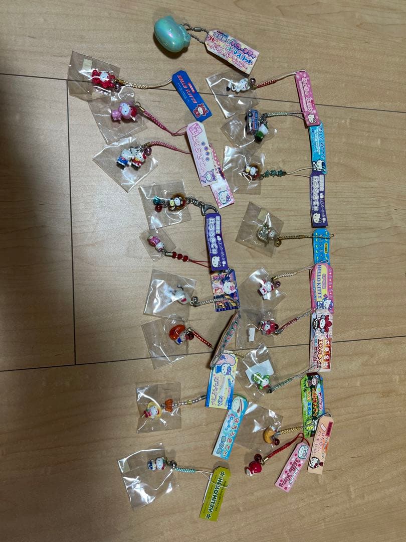 あまり(ヨ　ヨ) 【ご当地キティ】 ストラップ まとめ売り