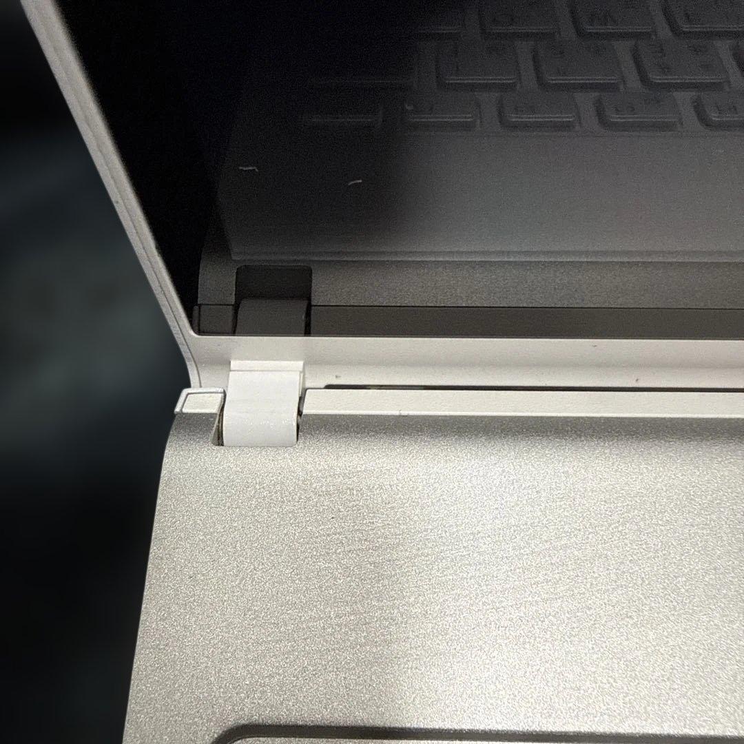 Fujitsu LifeBook SH90/C3 ノートパソコン