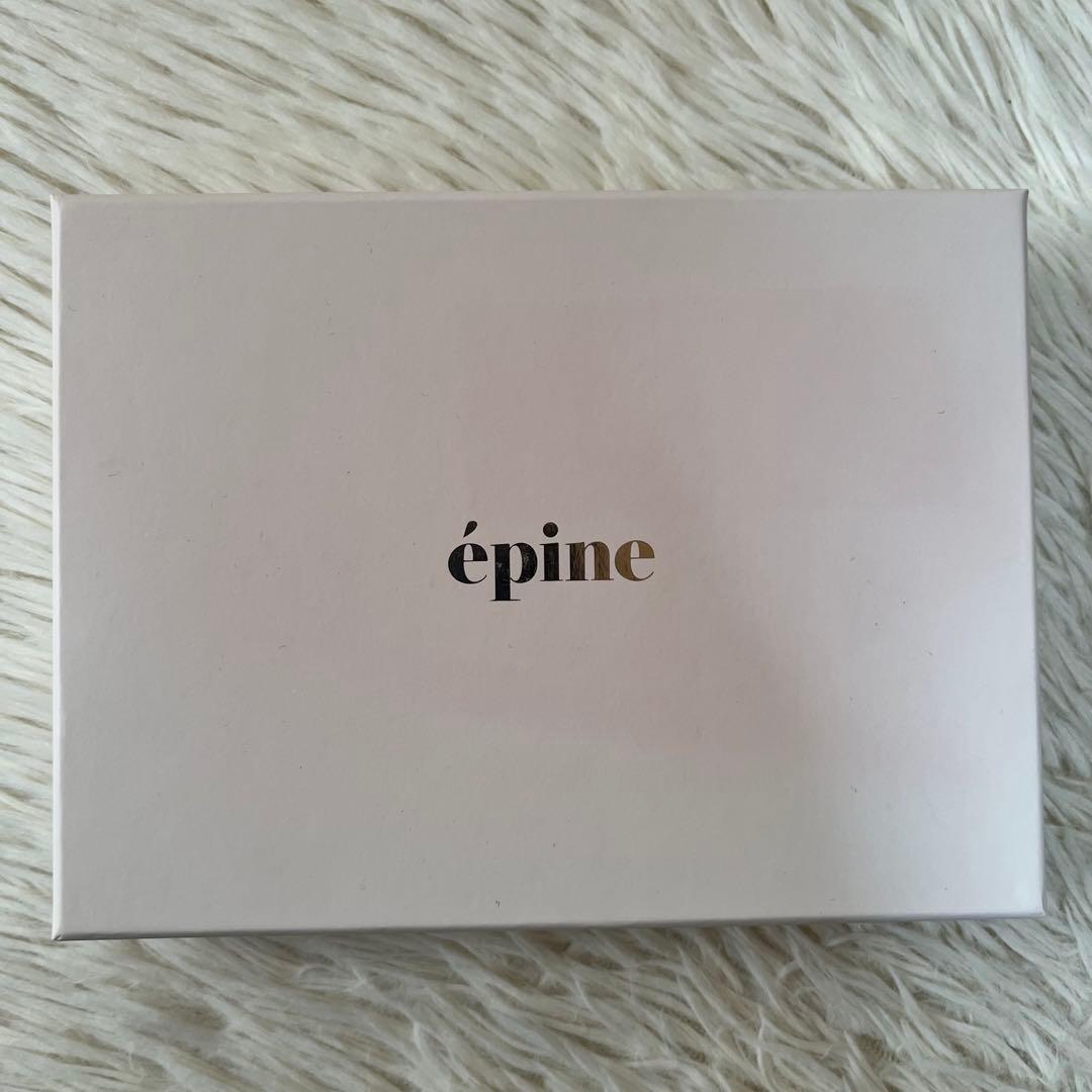 【新品未使用】希少　エピヌ　ハートスタッズ　ウォレット　二つ折り財布