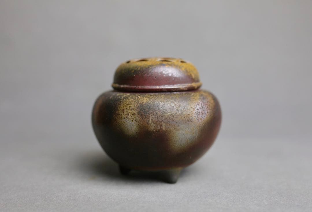 備前焼　龍峰　無形文化財　 三足 香炉　茶道具　茶器　共箱 菊　香炉