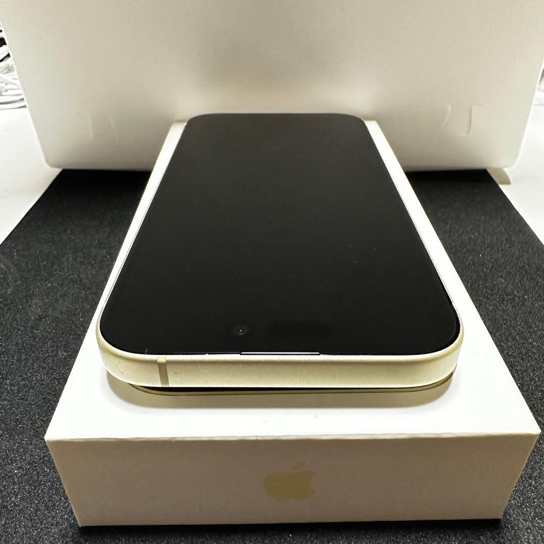 iPhone 15 256GB イエロー バッテリー残量100%