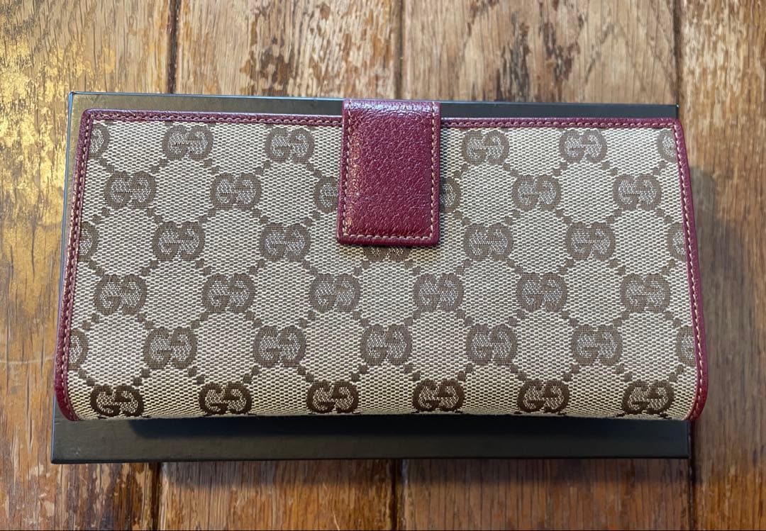【新品未使用】GUCCI GGパターン 二つ折り財布 ベージュ/ワインレッド