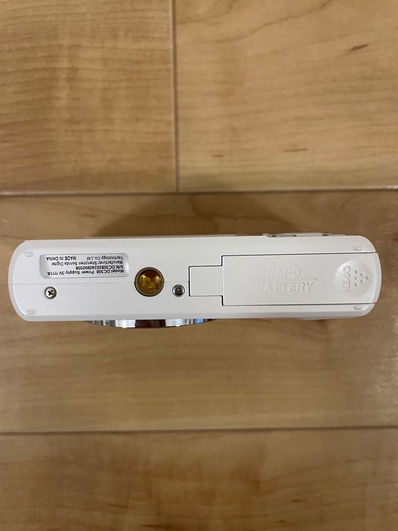 【彩 】デジカメ 充電器付き ✩動作確認済み✩