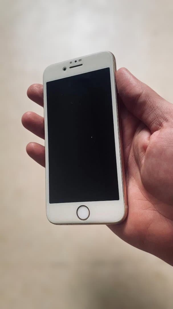 S*）様 iPhone 8 256GB SIMフリー 本体 (バッテリー交換推奨