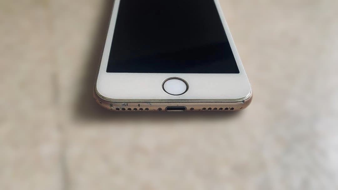 S*）様 iPhone 8 256GB SIMフリー 本体 (バッテリー交換推奨