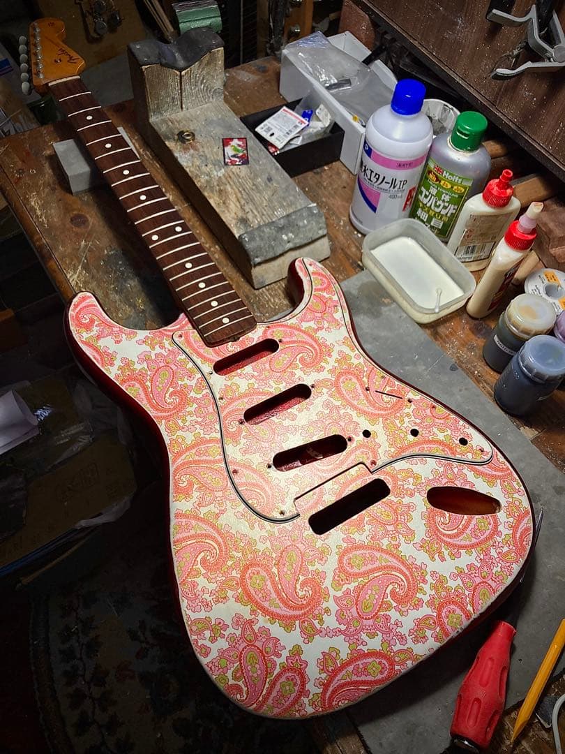 Fender Japan”JV”ペイズリーエイジドカスタム