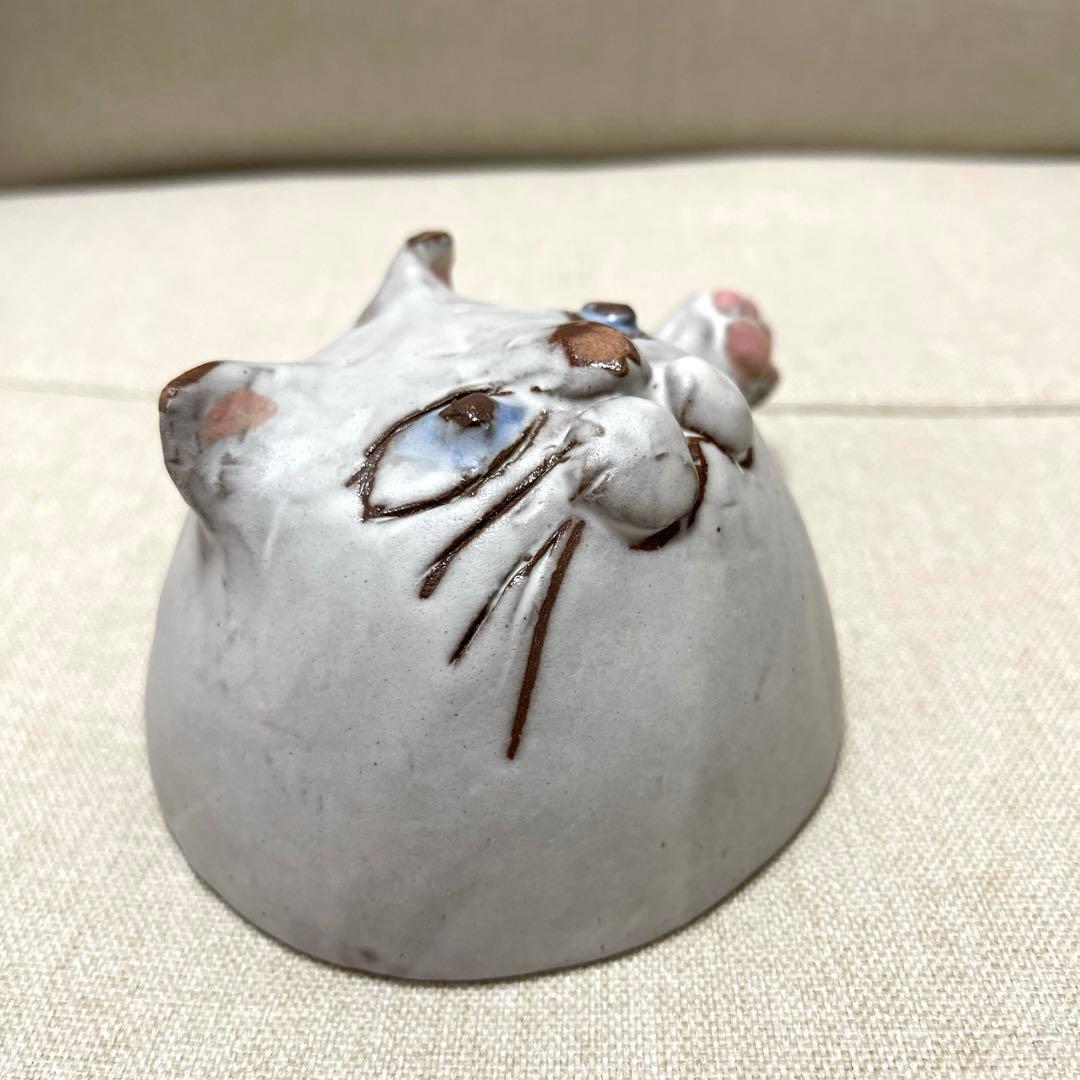 和田芳　逆さ猫カップ　ねこ　器　フリーカップ　マグカップ　置物　オブジェ