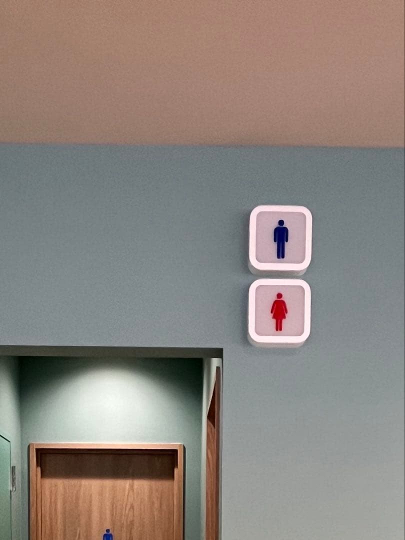 男女トイレサイン LEDライト付き