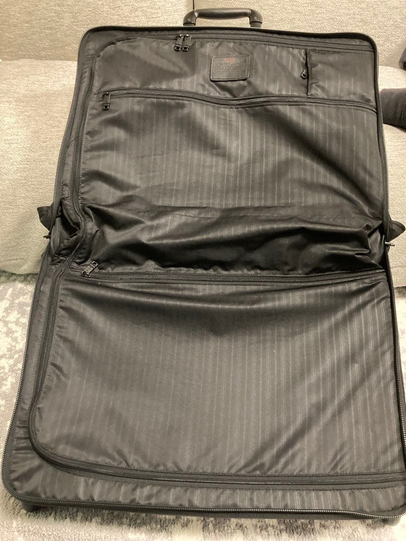 【使用2回】TUMI トゥミ 22033DH キャリー2輪