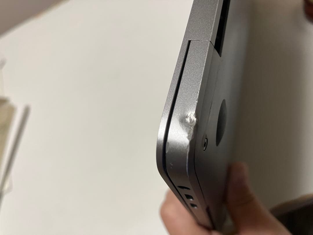 MacBook Pro 15.4インチ Retina 2018