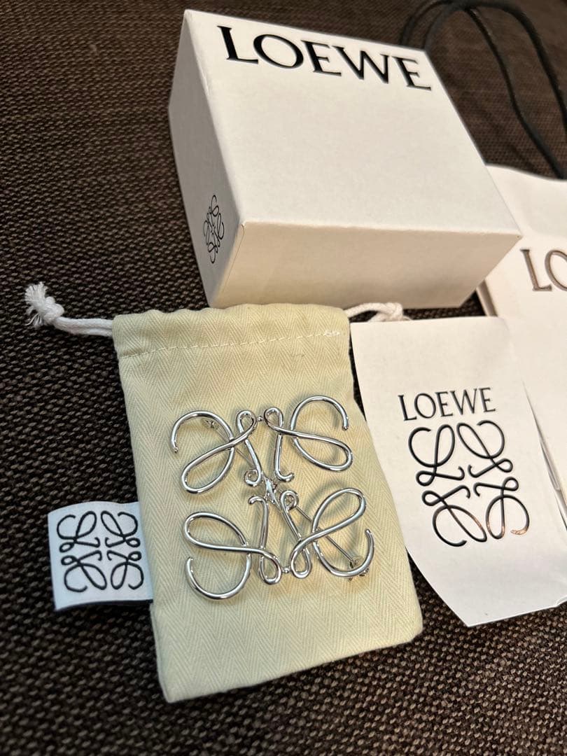 LOEWE シルバー リボンブローチ