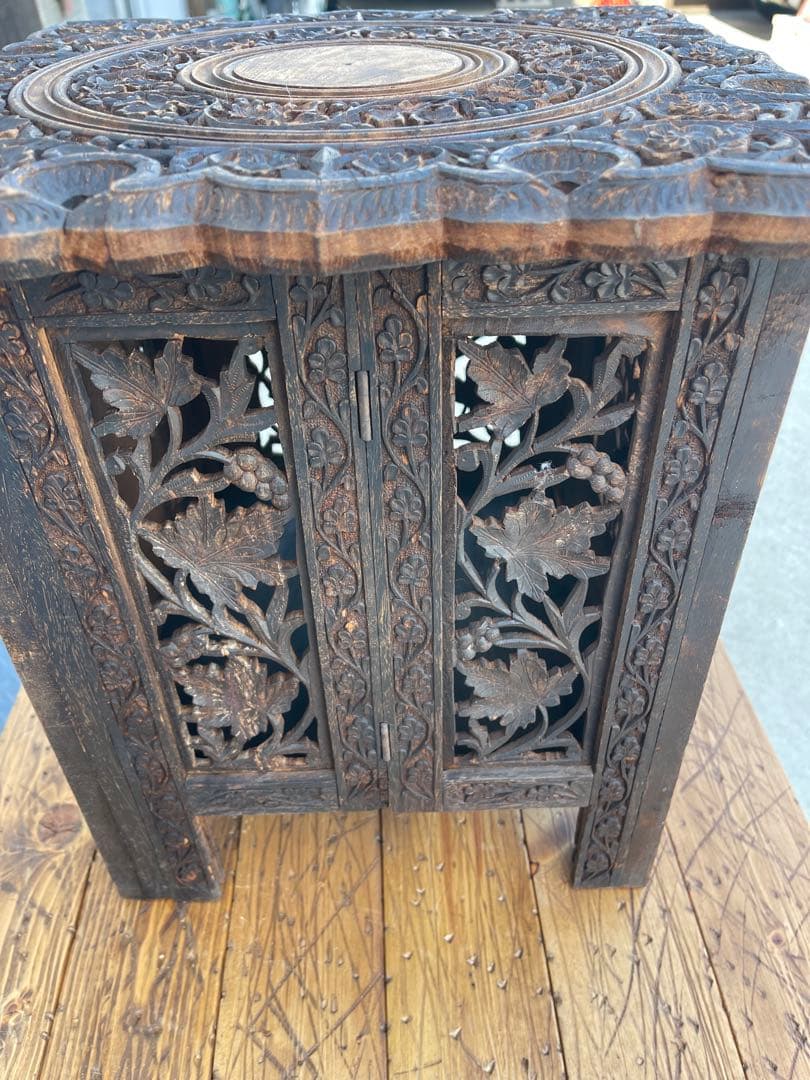 サイドキャビネット　花台