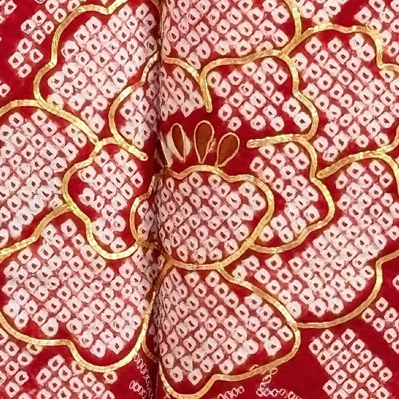 ゆりのはな　本振袖　総絞り　金駒刺繍　金彩入り　花柄　赤色系　正絹　K401
