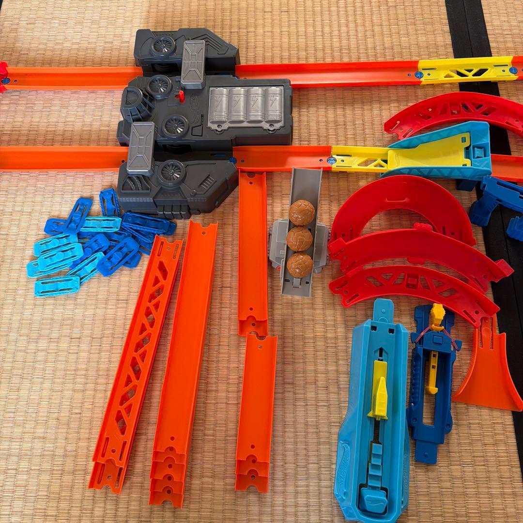 Hot Wheels トラックとミニカーセット