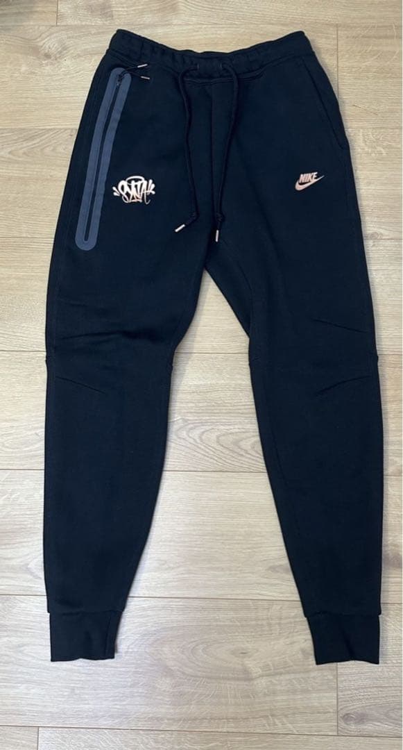 る*な様 ✨新品✨完全正規品✨Syna world NIKE セットアップテック