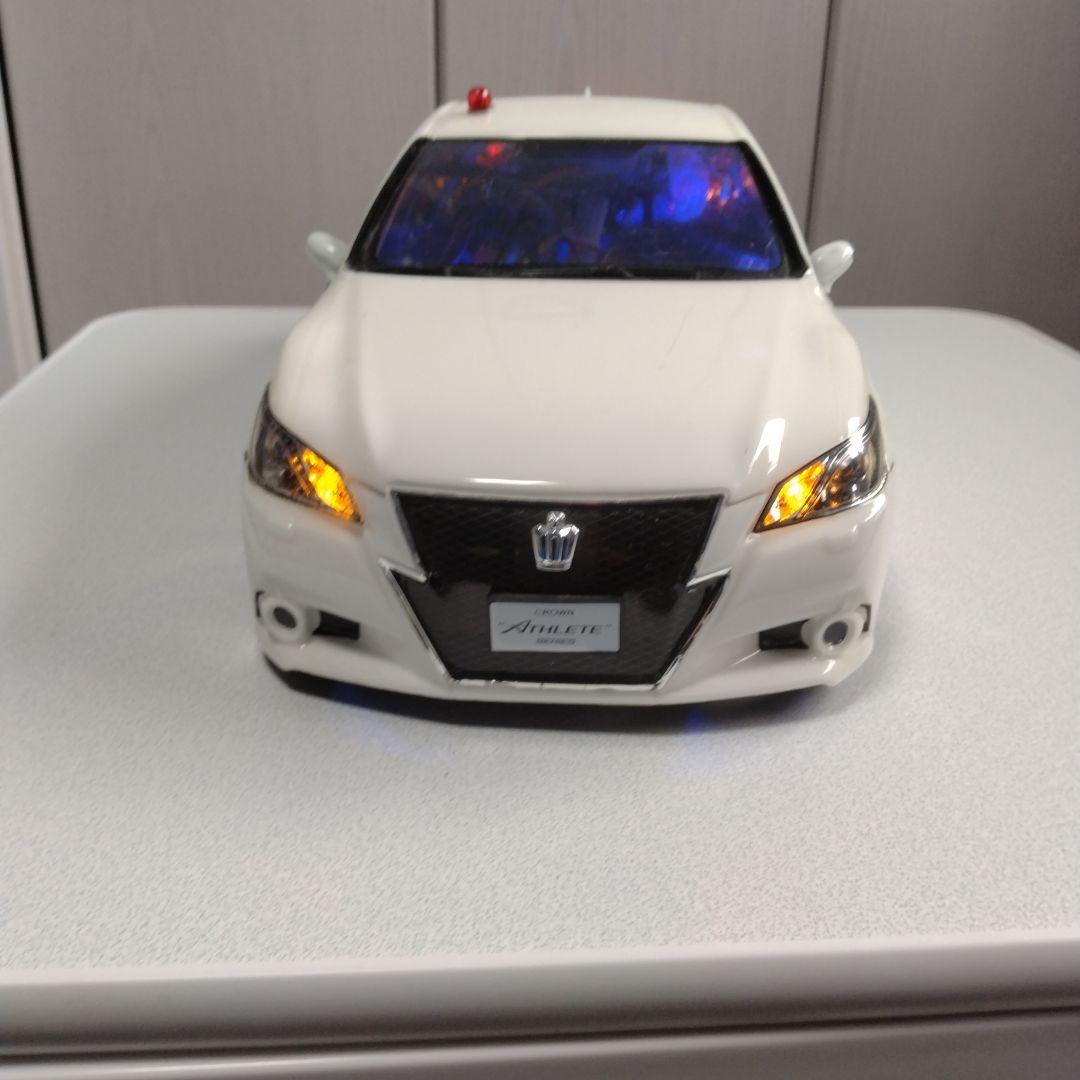ラジコン覆面パトカークラウンアスリートホワイト