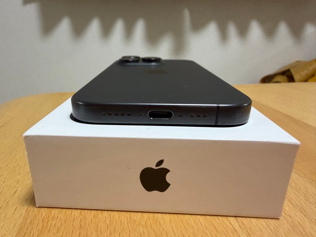 Apple iPhone15 Pro 256GB ブラックチタニウム