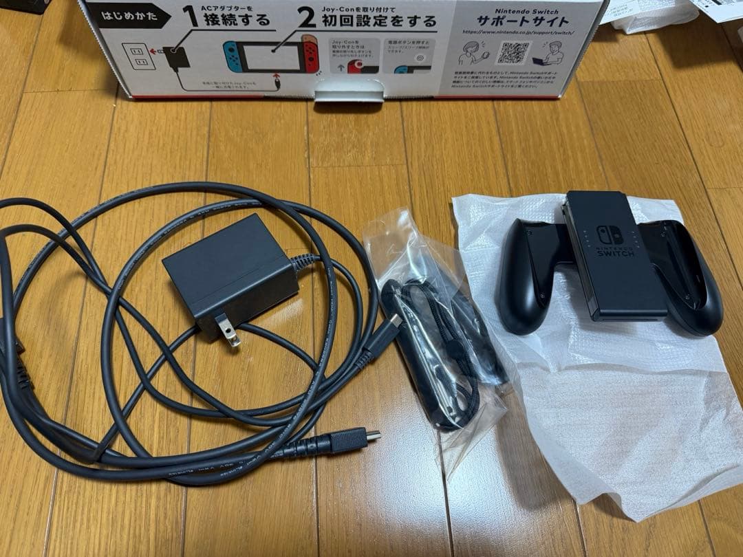 Nintendo Switch 本体 箱あり　付属品完備　SDカード付き