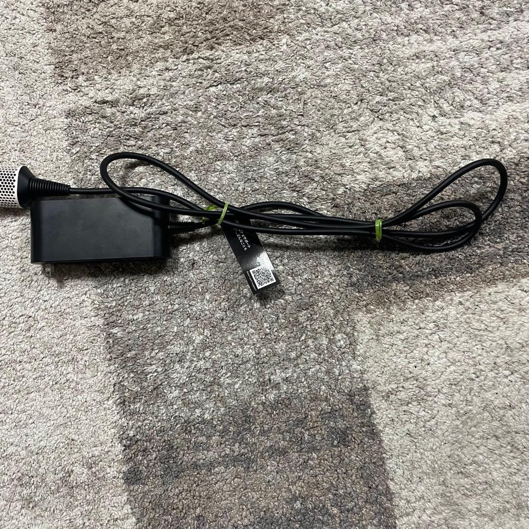 全国送料無料✨ダイソン✨ ヘアストレイトナー　HT01