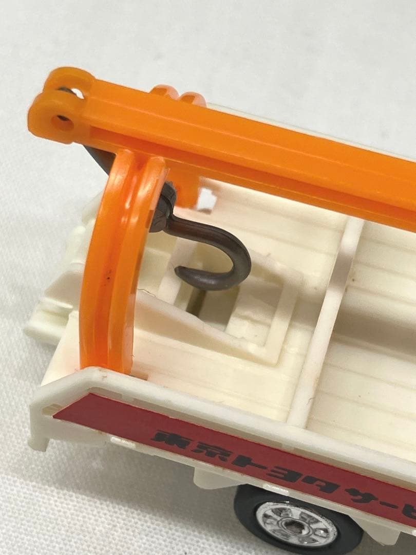 トミカ トヨタ ハイエース ￼レッカー No.39 黒箱