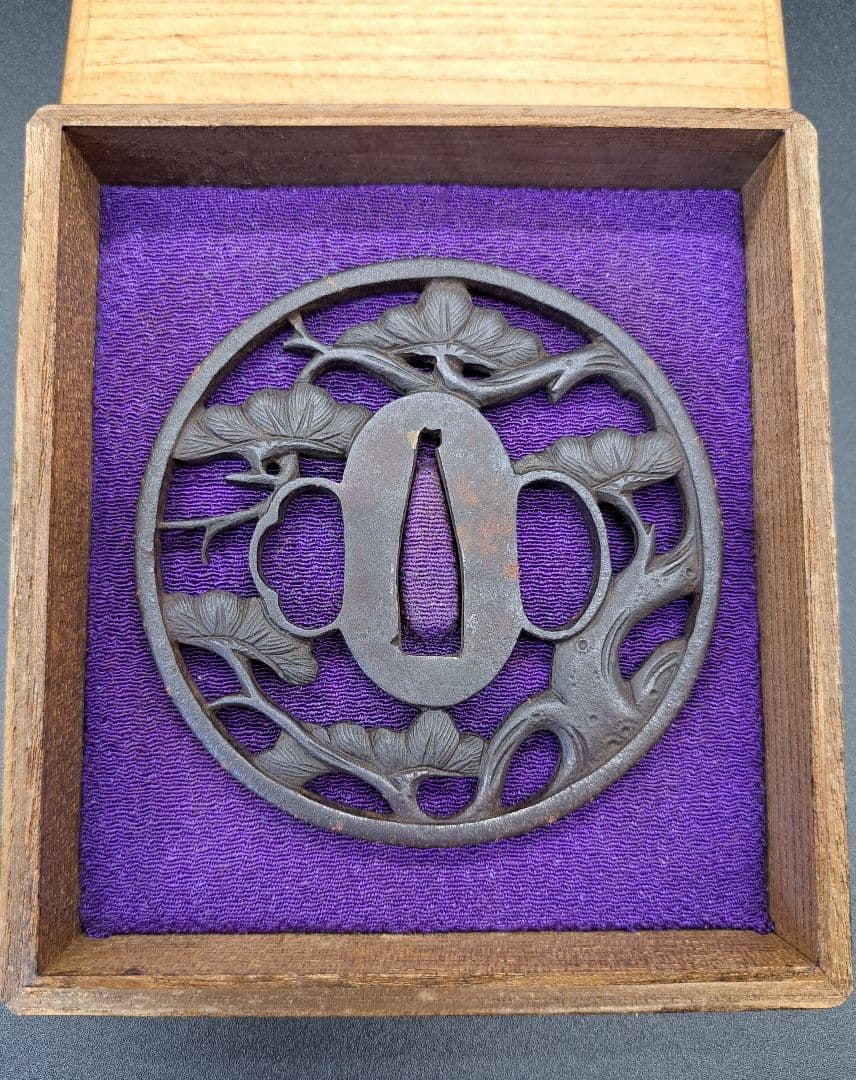 鉄地透かし松図鍔 鐔 日本刀 刀 刀装具 時代物 真剣 居合い 古美術 侍