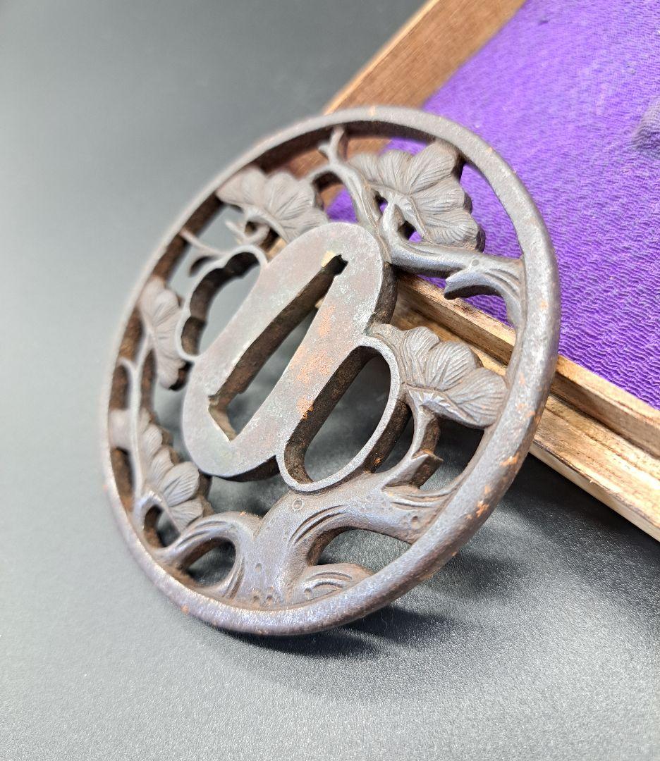 鉄地透かし松図鍔 鐔 日本刀 刀 刀装具 時代物 真剣 居合い 古美術 侍