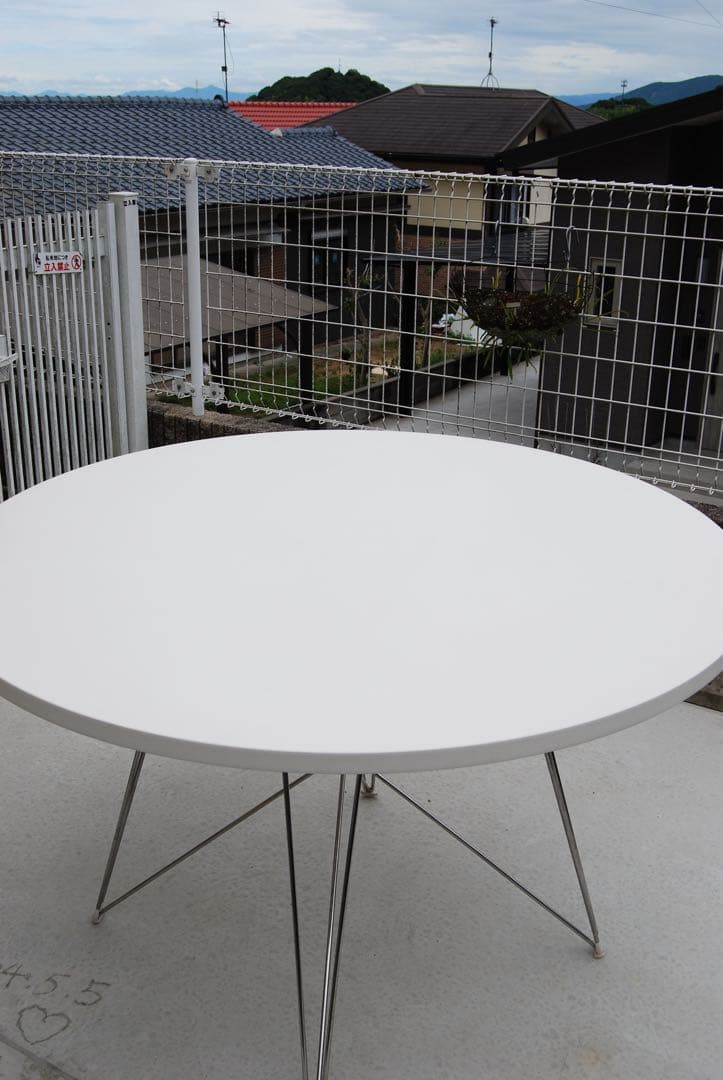 MAGIS テーブル　ごんのすけ