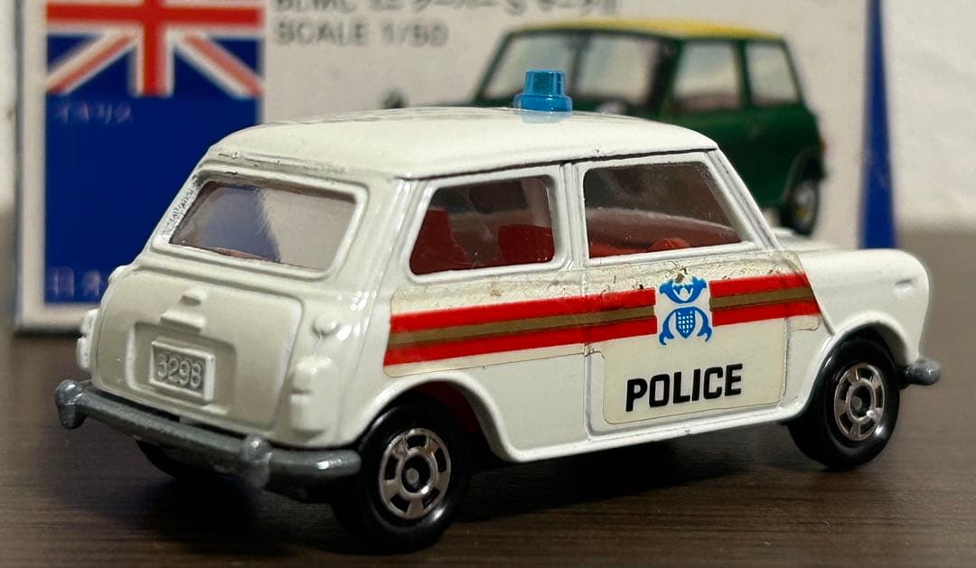 トミカ ミニクーパー ポリスカー ミニフェア