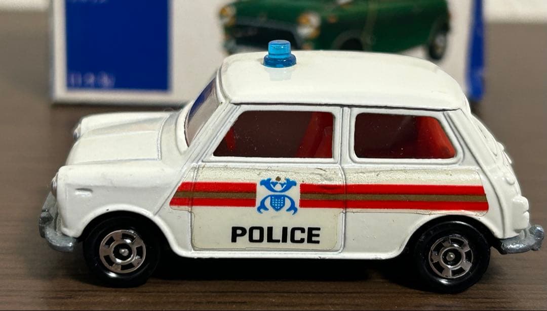 トミカ ミニクーパー ポリスカー ミニフェア