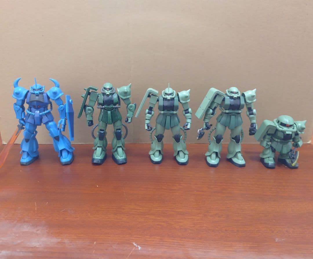 k*改様 組立済みガンプラ19体+各種手&武器パーツ+余剰パーツ+アクションベー