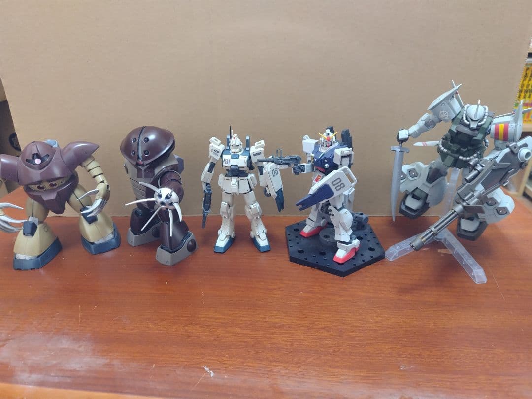 k*改様 組立済みガンプラ19体+各種手&武器パーツ+余剰パーツ+アクションベー