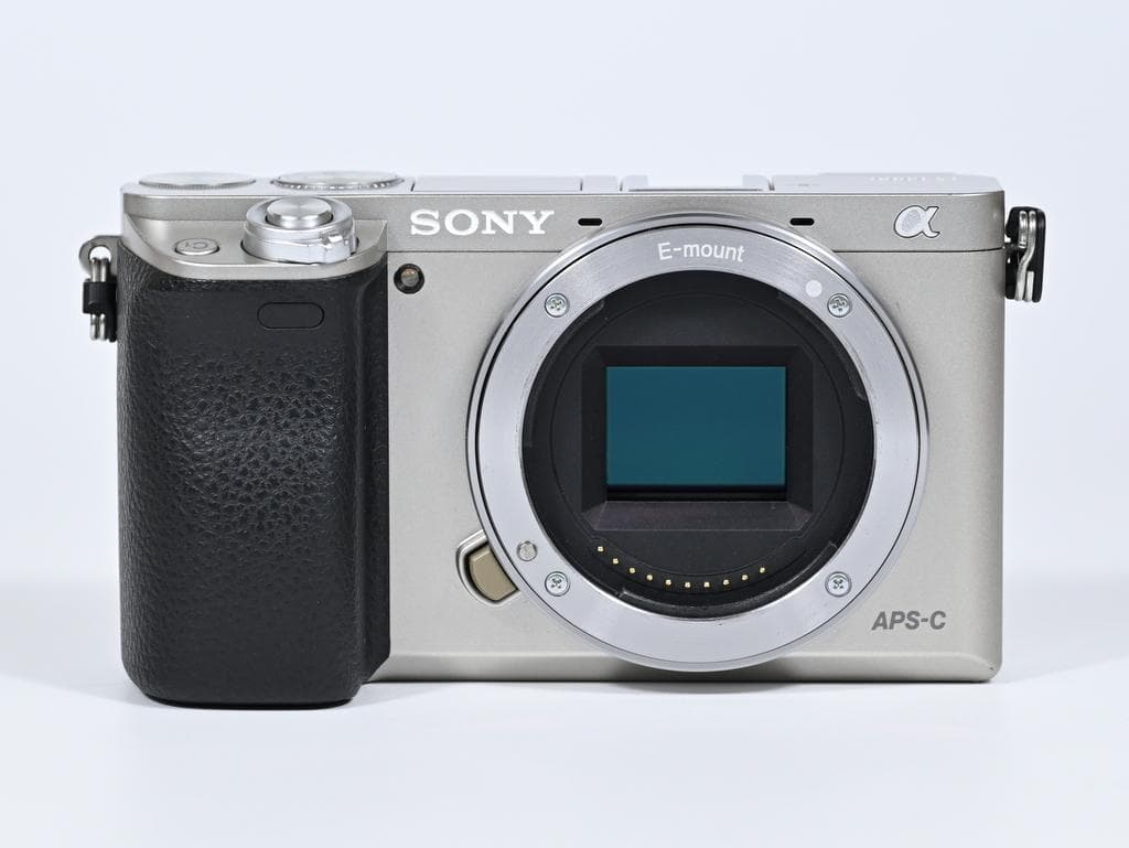 【美品】 ソニー α6000 ILCE-6000 ボディ 《ショット数6692》