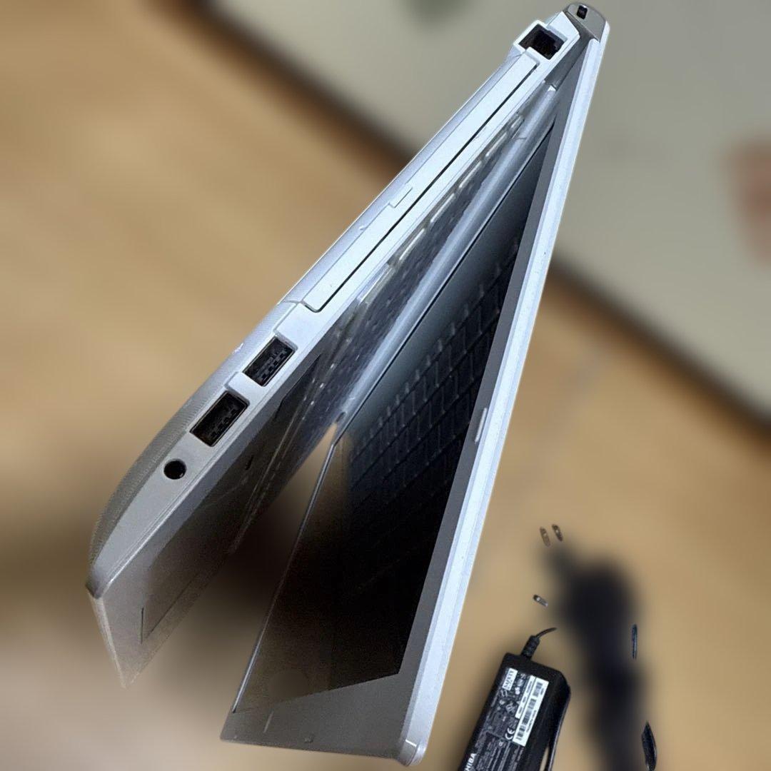 Corei7/8GB/SSDノートパソコン