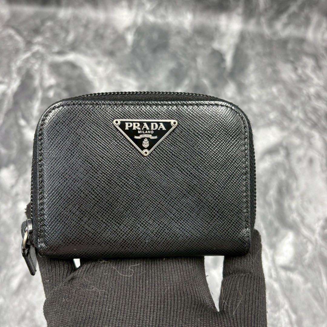 ✨極美品✨ PRADA ケース サフィアーノレザー ラウンド 三角 黒