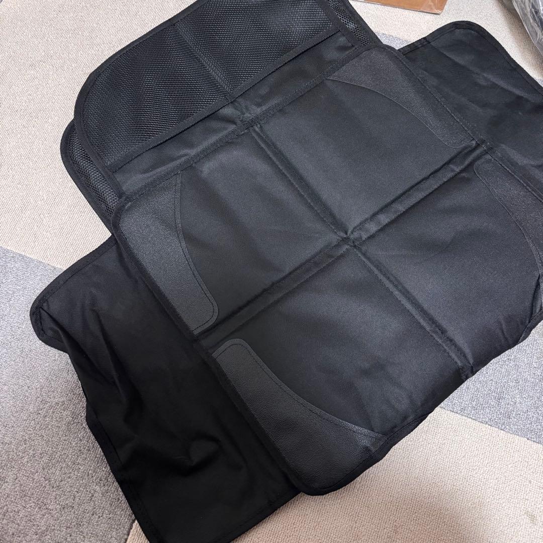 美品　ネビオジュニアシート清掃済み ISOFIXガイドカップ、シート保護マット