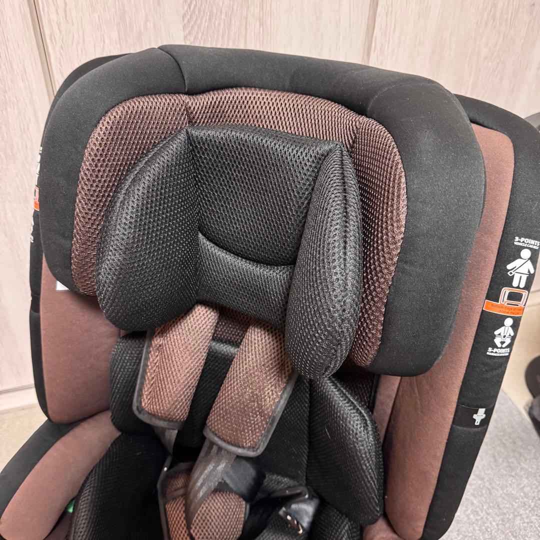 美品　ネビオジュニアシート清掃済み ISOFIXガイドカップ、シート保護マット