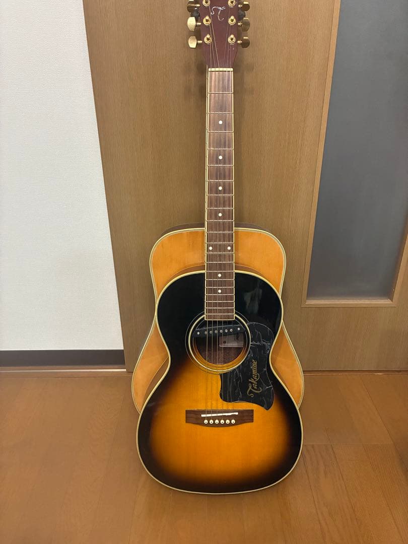 タカミネ　ピックアップ付き　サンバースト　ニューヨーカータイプ　アコギ