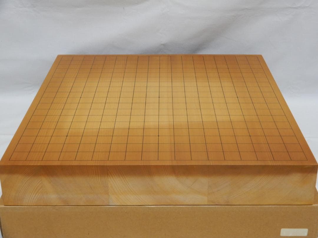 国産（日向産） 本榧卓上碁盤（ハギ盤） 2寸1分　ほんのり甘い香り!　使用僅美品