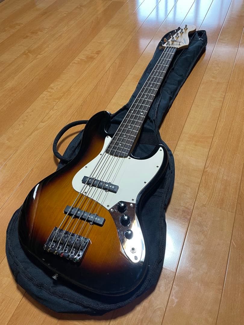 ベース Squier Affinity Jazz Bass V