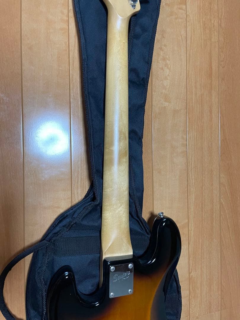 ベース Squier Affinity Jazz Bass V