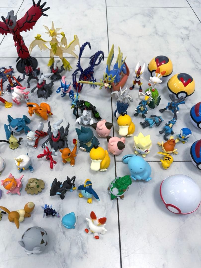 Pokémon ポケモン　モンコレ等　98個　まとめ売り　MLサイズ5体含む