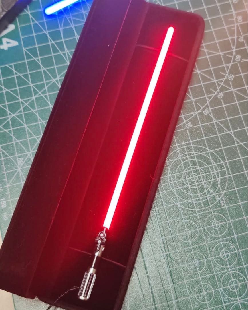 ホットトイズ　ダース ベイダー　カスタムLEDライトセーバー